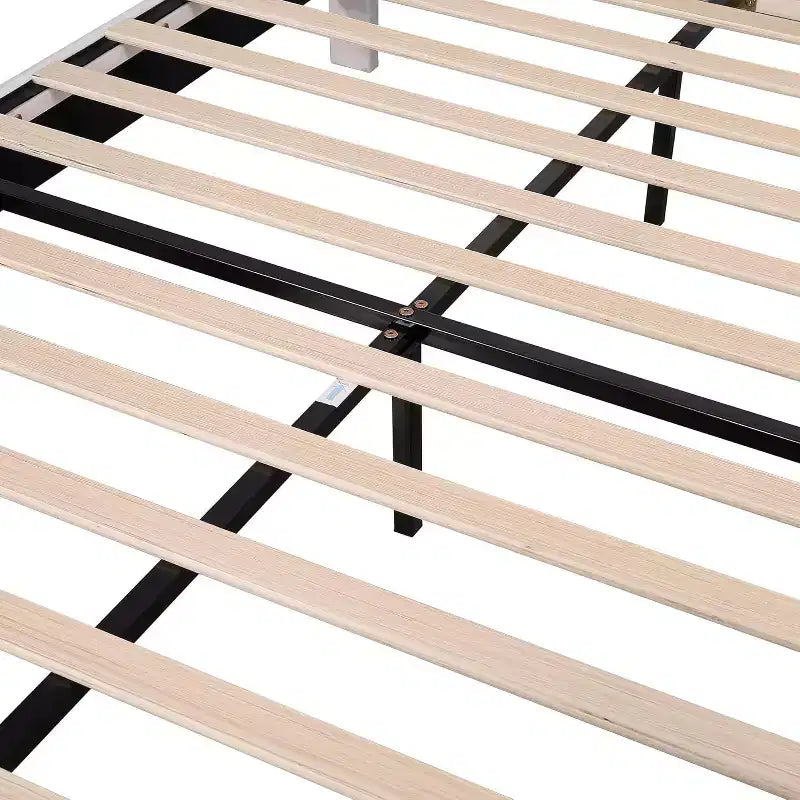 Cama Queen de plataforma de terciopelo – Cabecero floral, listones de madera, no necesita somier, rosa