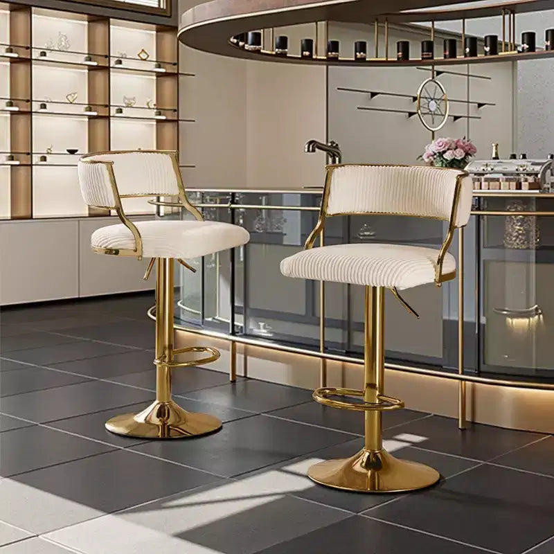 Taburete de bar ajustable tapizado en pana color crema con base tono dorado, juego de 2, respaldo medio