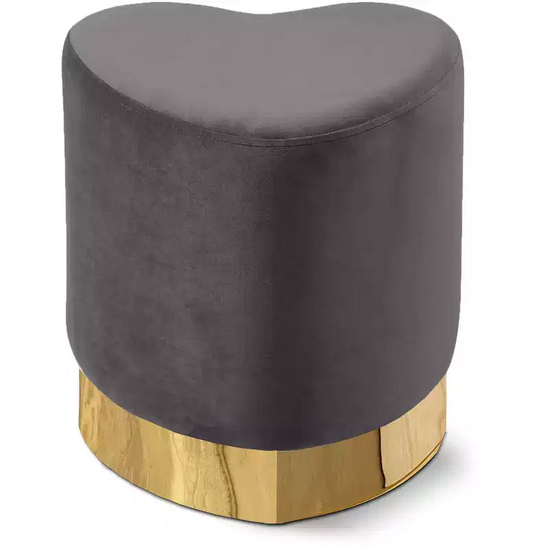 Taburete otomano de terciopelo con forma de corazón, tapicería color crema, base de acero inoxidable dorado, diseño contemporáneo