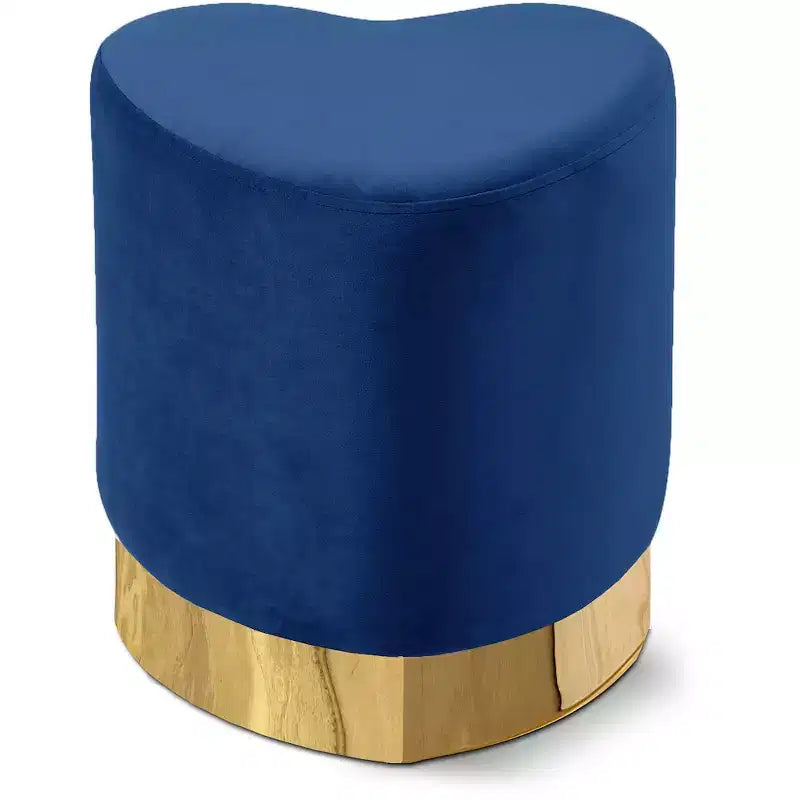 Taburete otomano de terciopelo con forma de corazón, tapicería color crema, base de acero inoxidable dorado, diseño contemporáneo