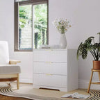 Mesita de Noche Blanca de 27 Pulgadas de Ancho con 3 Cajones, Mesa Auxiliar Moderna Acanalada de Madera, Gabinete Grande de Almacenamiento, Cómoda para Dormitorio, Sala de Estar, Muebles para el Hogar